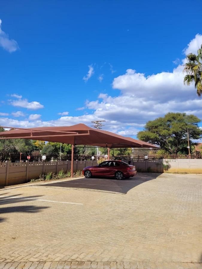 Palm Guesthouse Zeerust ภายนอก รูปภาพ