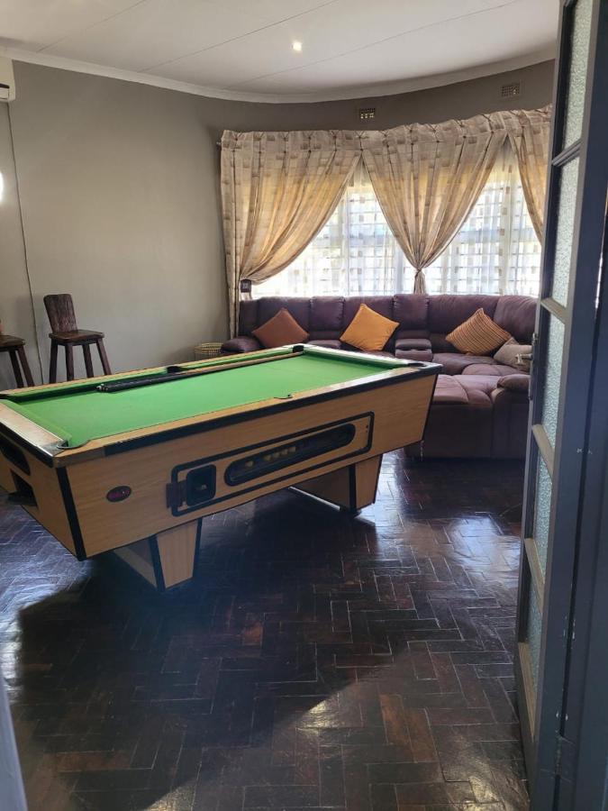 Palm Guesthouse Zeerust ภายนอก รูปภาพ